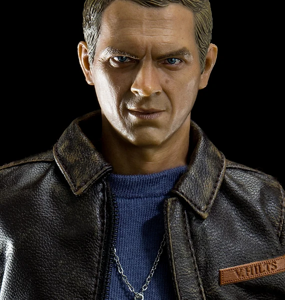 Capt. Virgil Hilts (Steve McQueen)