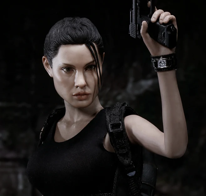 The Tomb Explorer (Lara Croft)