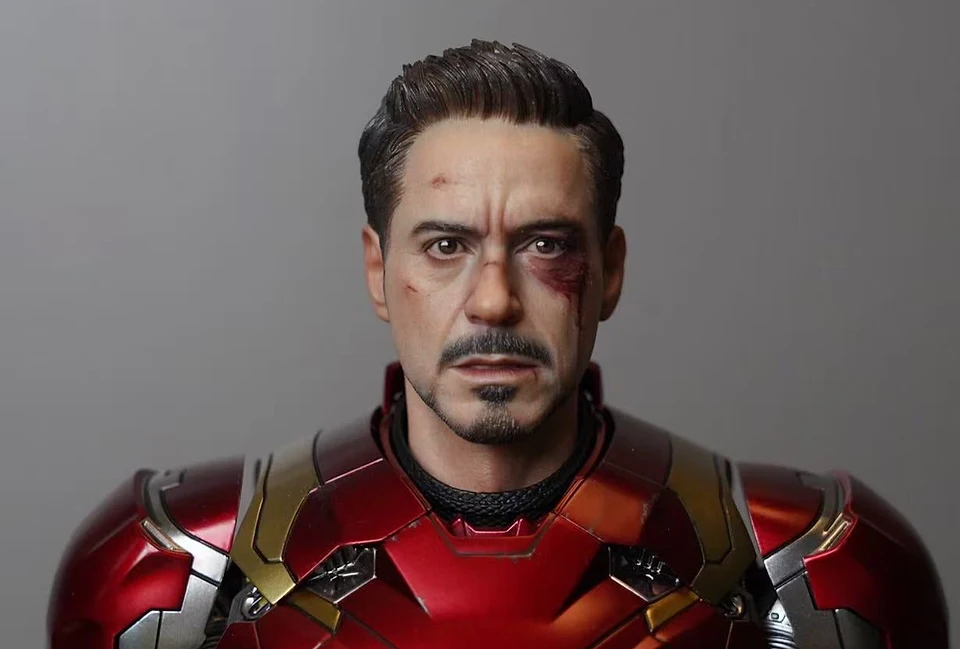 Tony Mark 42 (Head Sculpt, Battle Damaged)