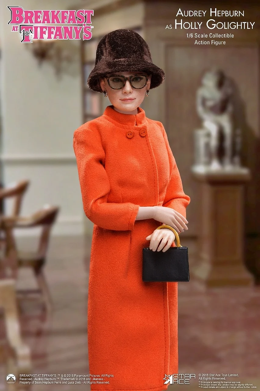 Audrey Hepburn (Holly Golightly)
