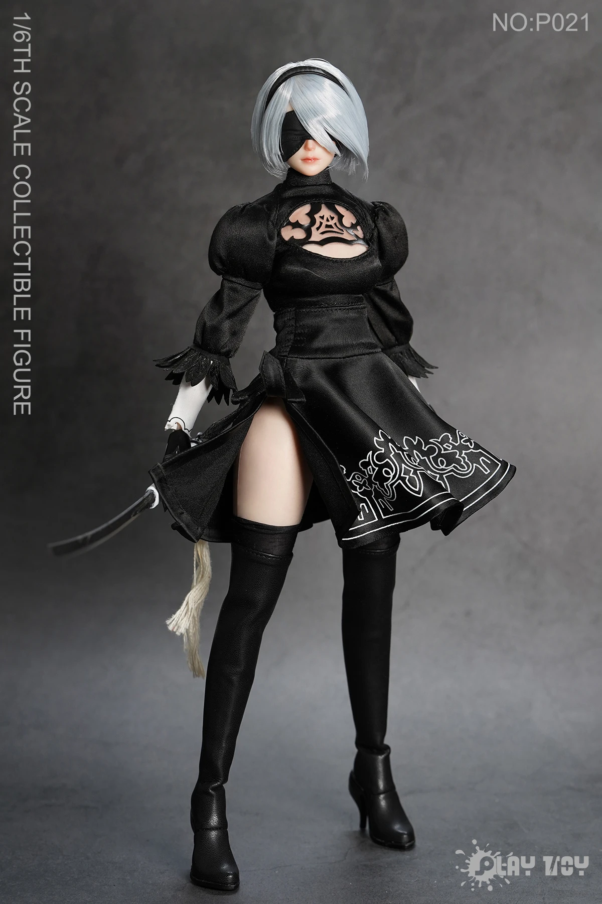 Cosplay girl (2B)