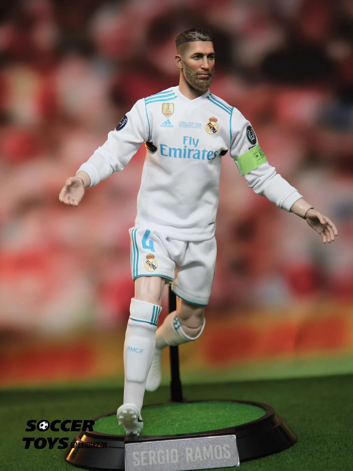 Sergio Ramos (Real Madrid, 2017-18 Cyan Trim)